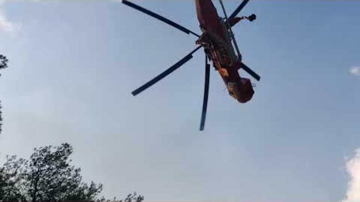 Ανεξέλεγκτη η πυρκαγιά στο Κατακάλι Κορινθίας