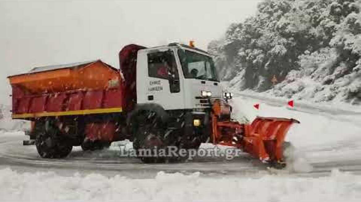 LamiaReport.gr: Εκχιονισμός από Καπνοχώρι προς Μονή Αγάθωνος