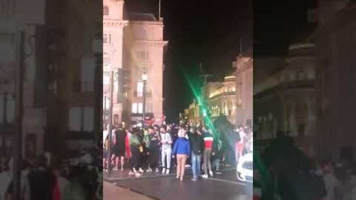 Ιταλοί οπαδοί στο Piccadilly