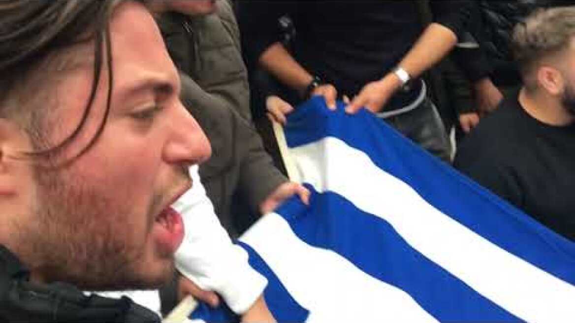 Πολυτεχνείο η αιματοβαμμένη σημαία