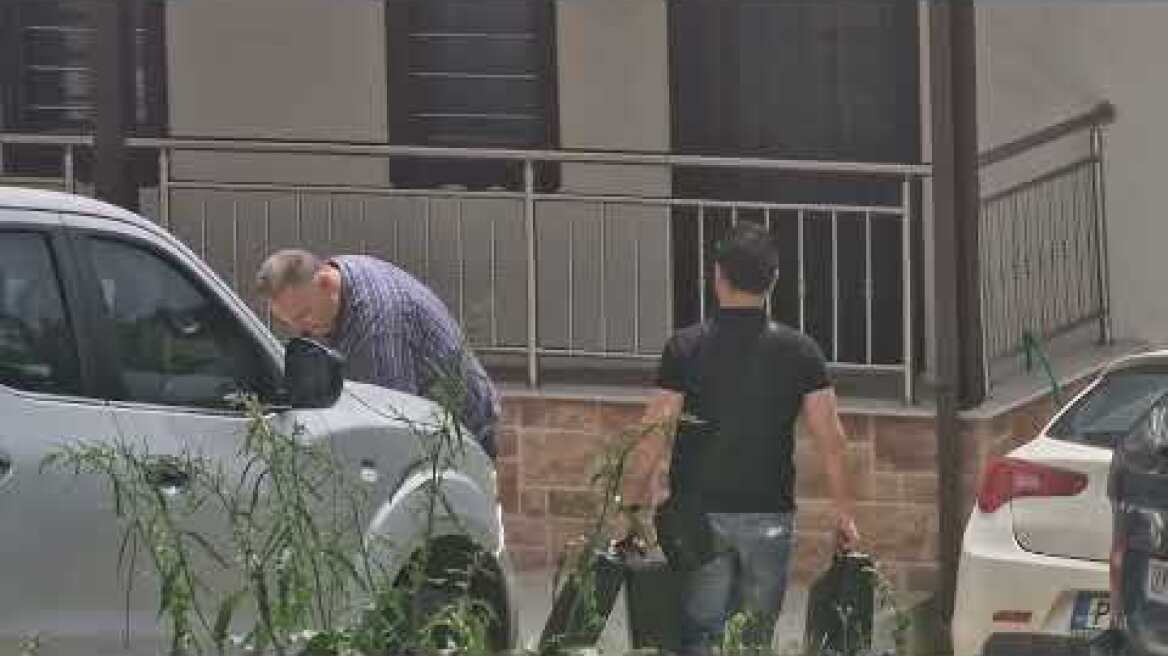 Σκότωσε τη σύζυγό του μπροστά στα μάτια του παιδιού τους και αυτοκτόνησε