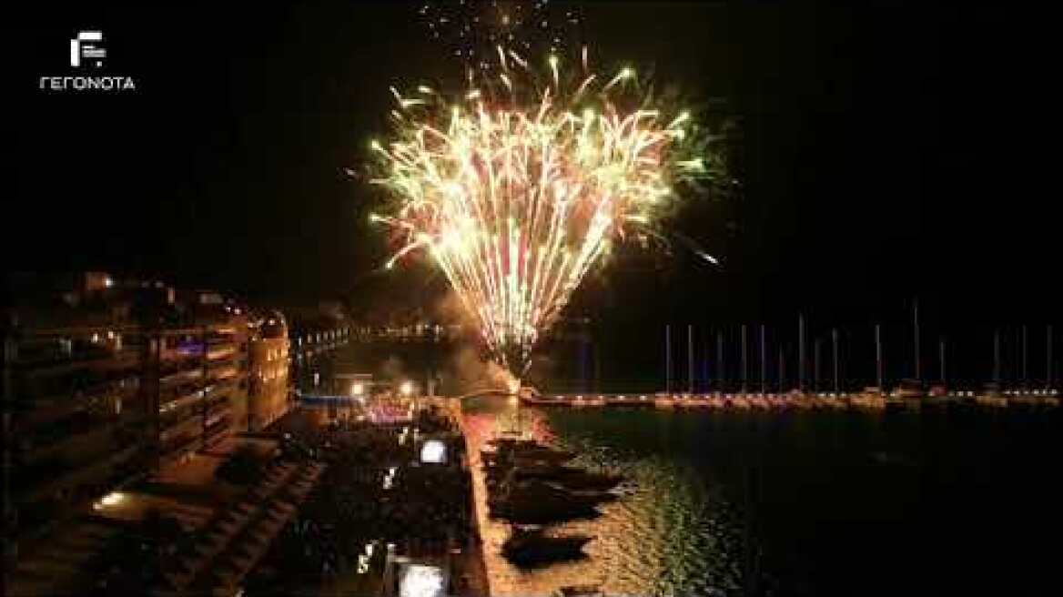 Ο Βόλος φωταγωγήθηκε για τις γιορτές