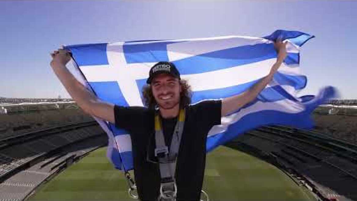 Stefanos Tsitsipas and Team Greece on the roof on the Ozone Optus Stadium