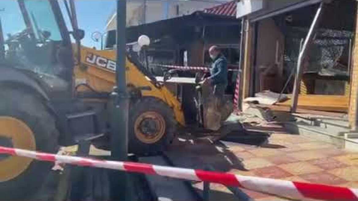Μπήκαν με μπουλντόζα σε κοσμηματοπωλείο στο Καπανδρίτι