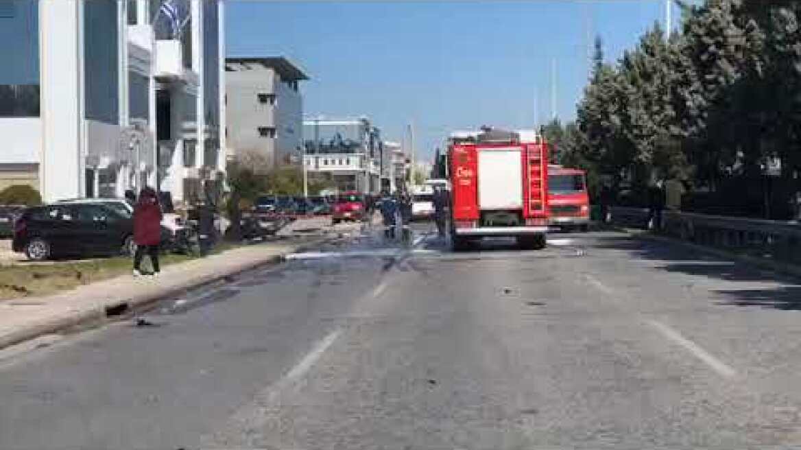 Ισχυρή έκρηξη με έναν τραυματία στη λεωφόρο Βουλιαγμένης