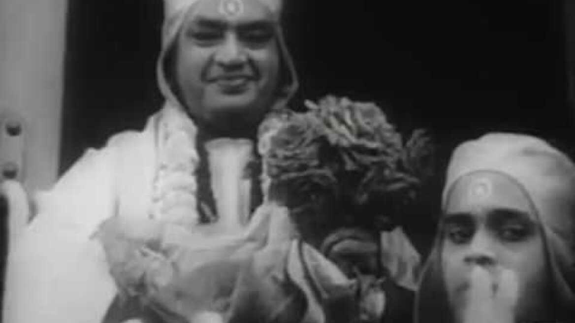 Kapurush Mahapurush Movie Trailer
