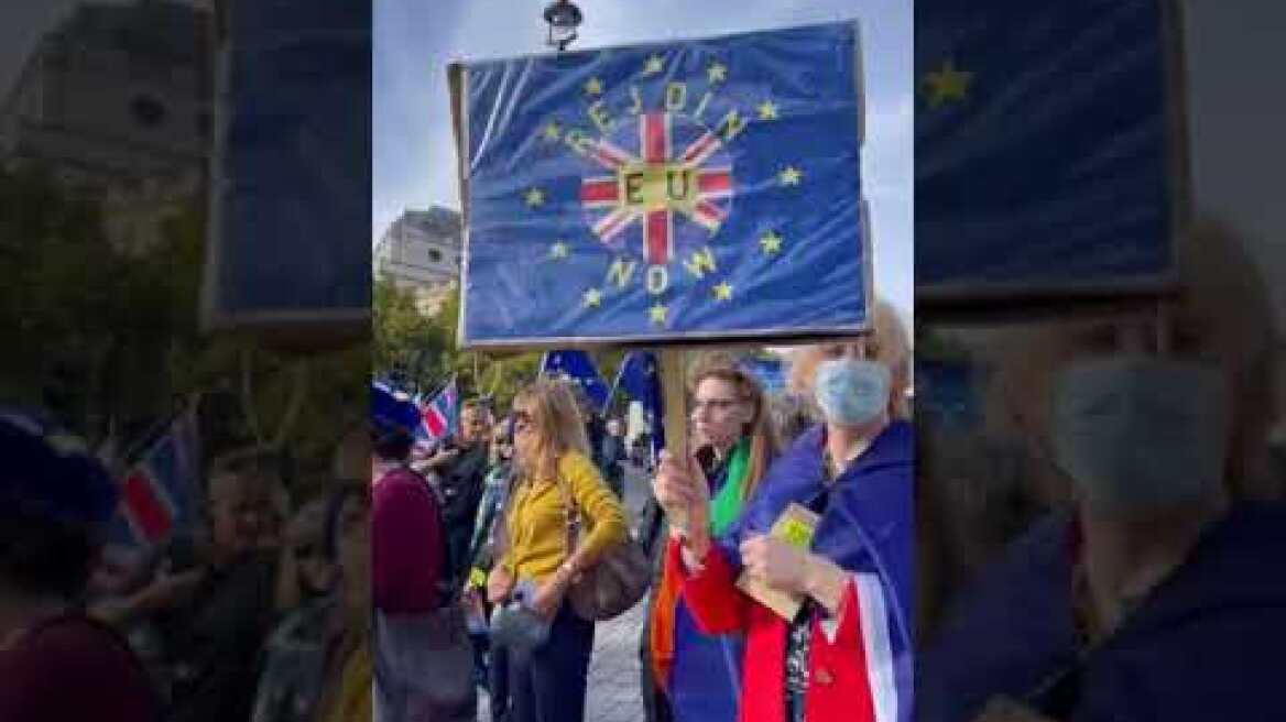 Trafalgar Square (2)