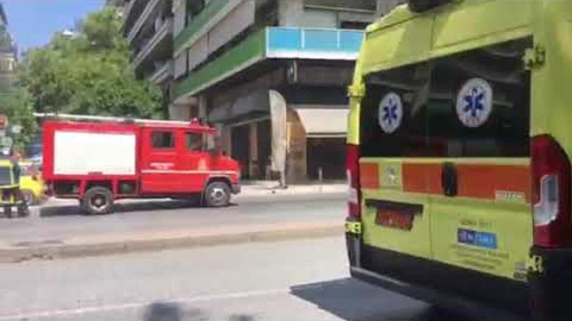 Φωτιά σε αυτοκίνητο στη Λεωφόρο Μεσογείων