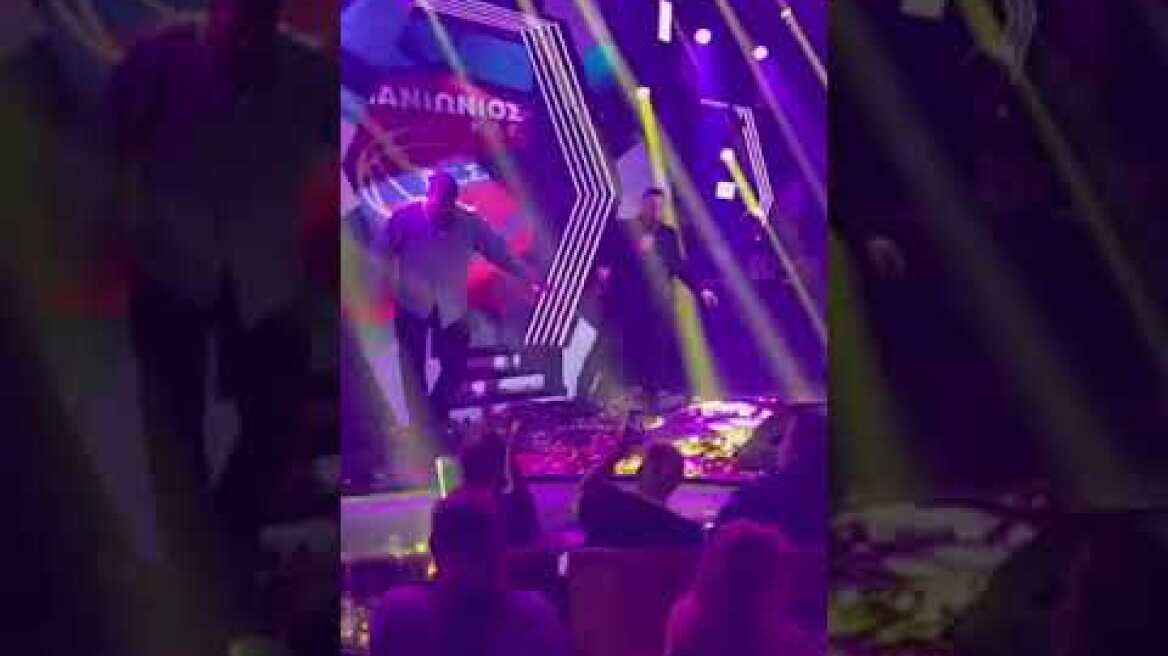 Φάνης Χριστοδούλου: Χόρεψε ζεϊμπέκικο για την «κούπα» του Πανιώνιου