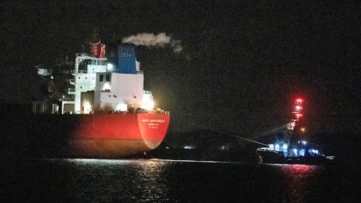 Isle of Wight tanker: Special Forces take control of ship after 'hijackers' threaten the crew