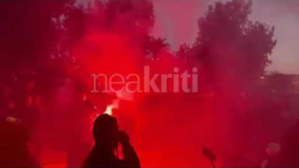 Φίλαθλοι ΟΦΗ στην πλατεία Ελευθερίας