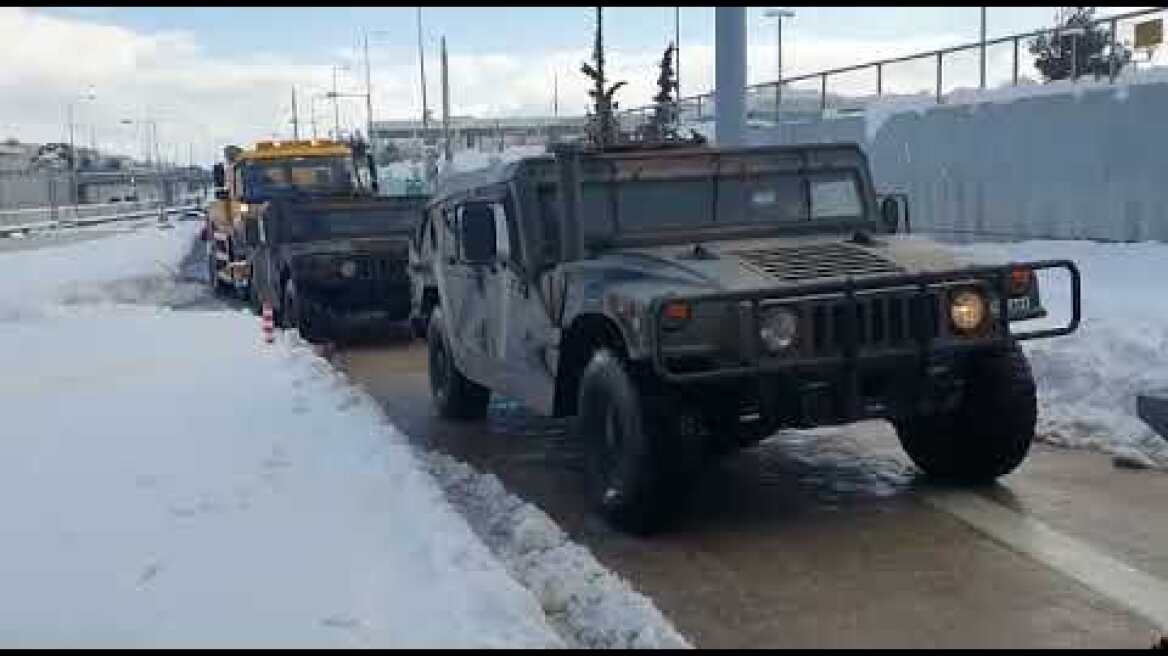 Αττική οδός στρατιωτικά Humvee