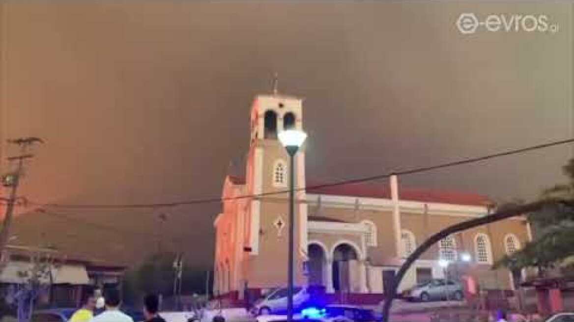 (19:45) Το ωραιότερο δάσος του Άβαντα παραδίδεται στις φλόγες.