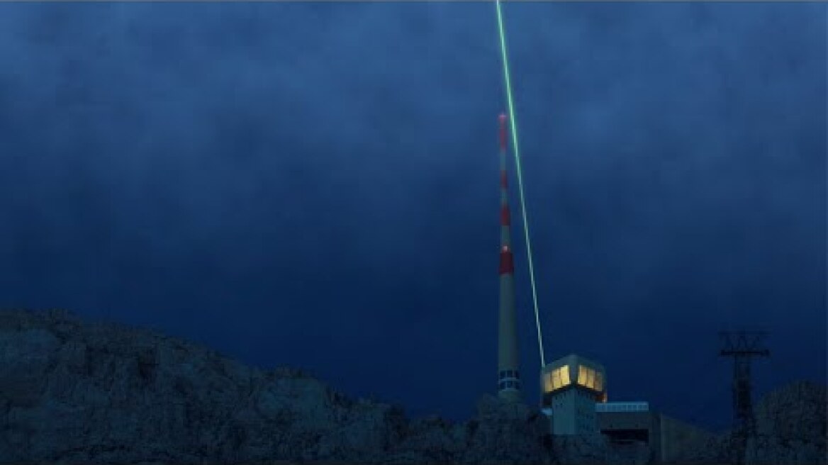 Dévier la foudre grâce au paratonnerre laser / Deflecting lightning with a laser lightning rod