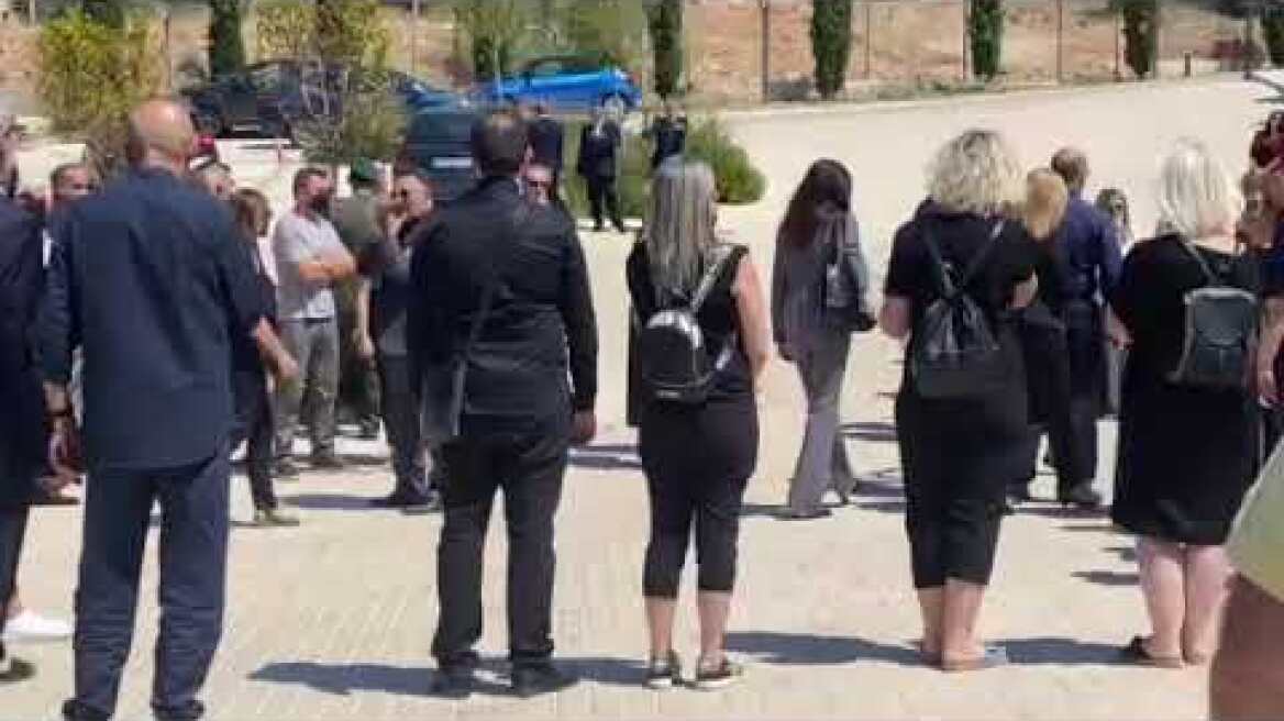 Κηδεία Έλληνα διερμηνέα 2