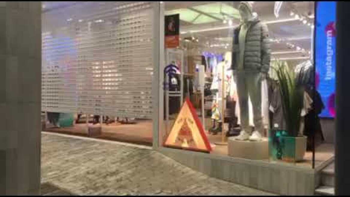 Καταστηματάρχες κατεβάζουν ρολά - Ερμού (4)