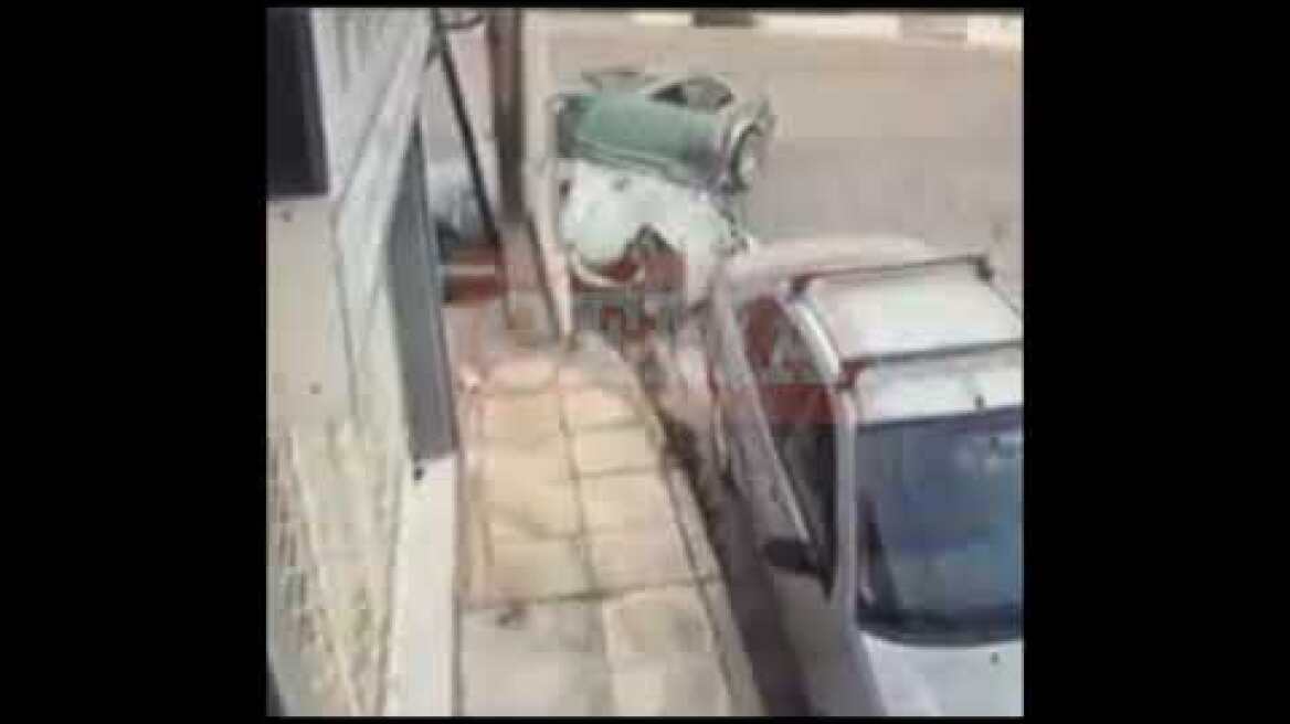 H στιγμή της παράσυρσης στο Ίλιον