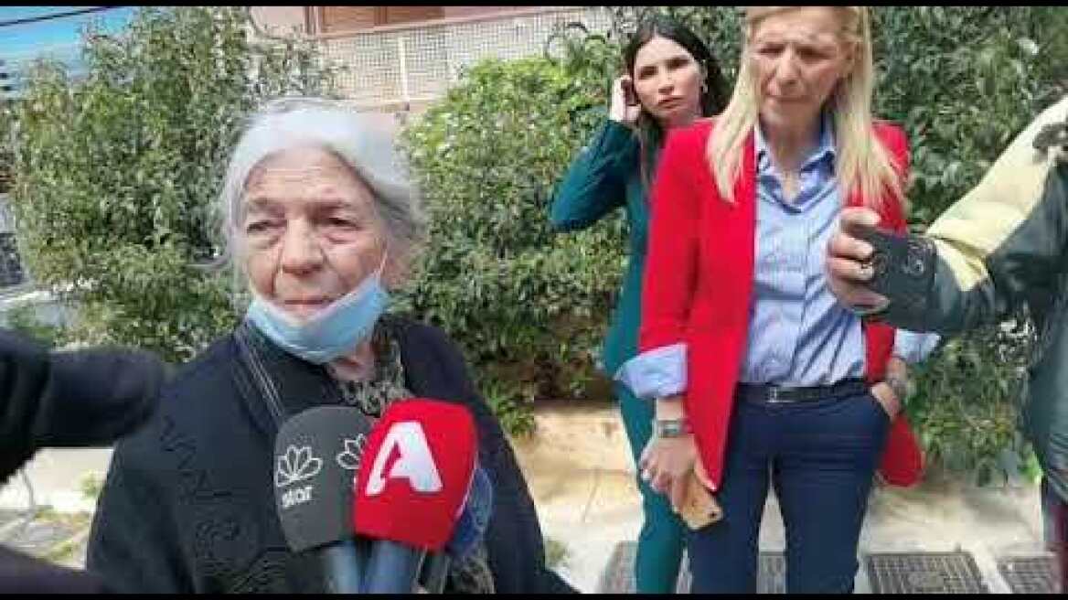 17χρονος τραυμάτισε σοβαρά τη μητέρα του στη Νέα Σμύρνη (1)