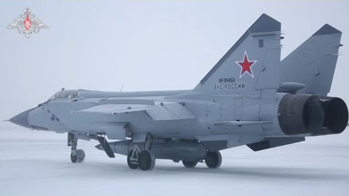 Rare footage: MIG-31K Launches Kh-47M2 Kinzhal Hypersonic Cruise Missile