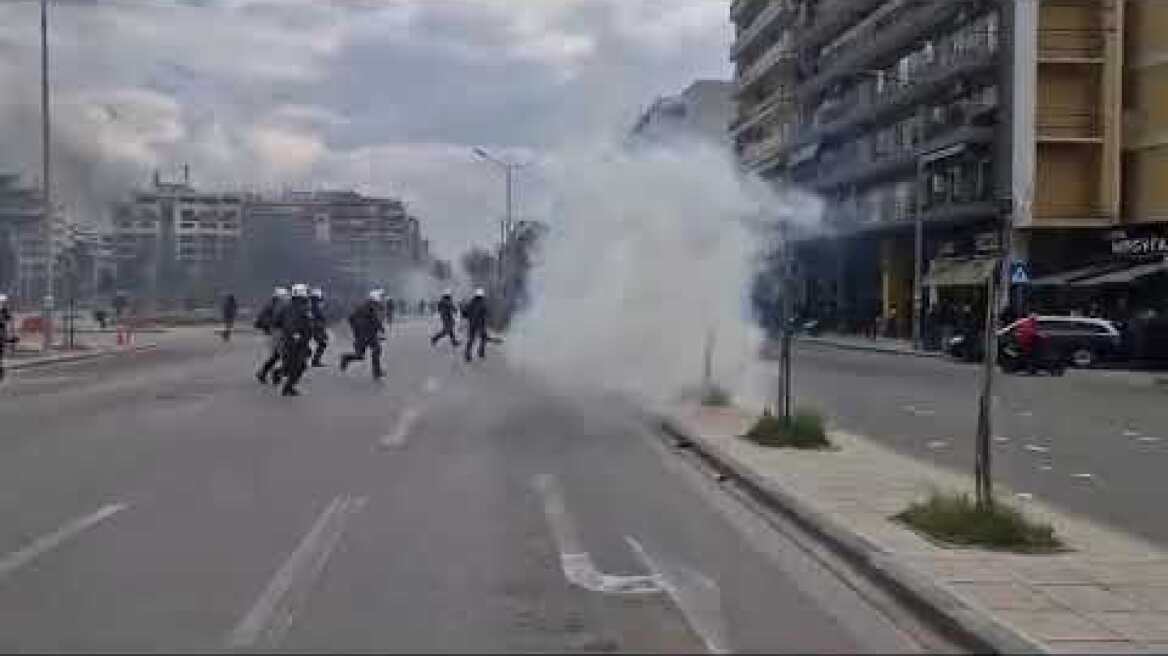 Επεισόδια στη Θεσσαλονίκη κατά τη διάρκεια της πορείας