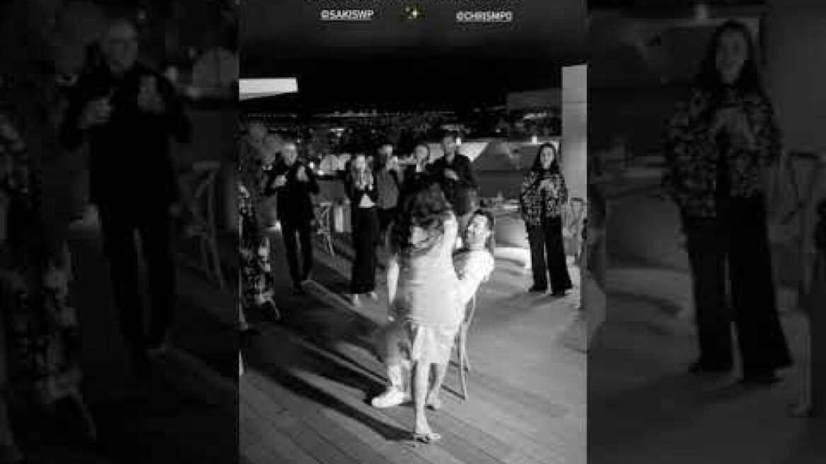 Ο ερωτικός χορός της Χριστίνας Μπόμπα για τα γενέθλιά του Σάκη Τανιμανίδη