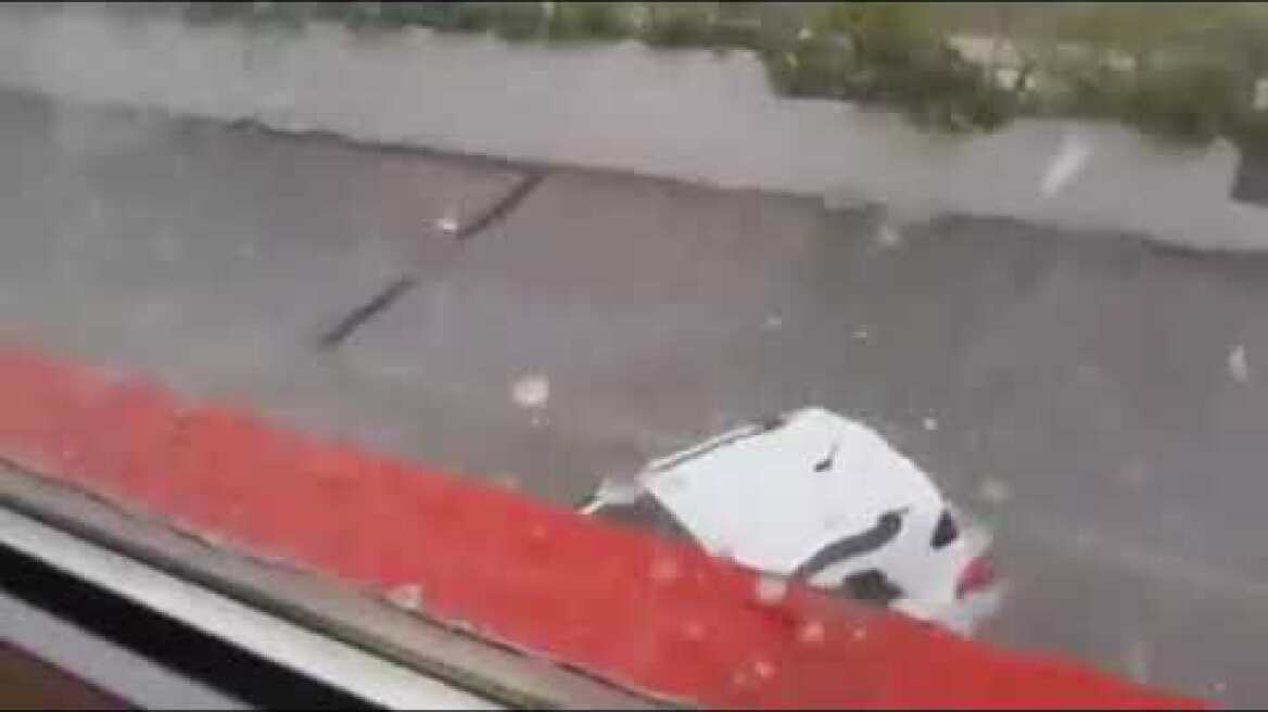 Σφοδρή χαλαζόπτωση στην Παλλήνη
