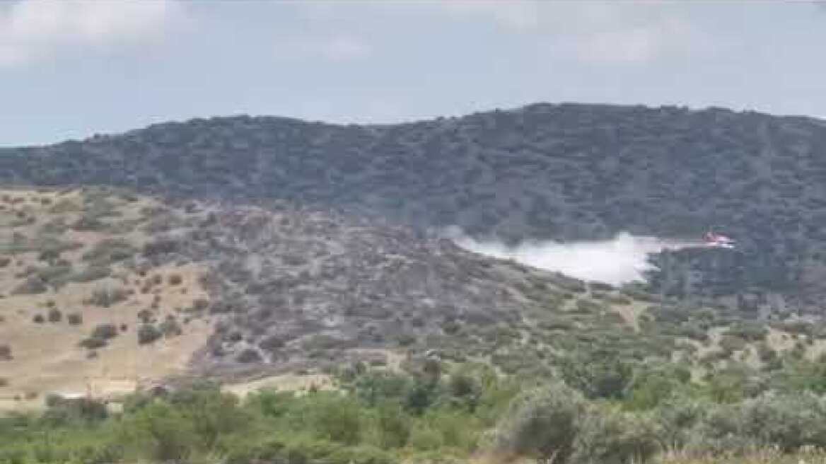 Λάρισα: Συνεχίζονται οι ρίψεις νερού στο Κυψελοχώρι