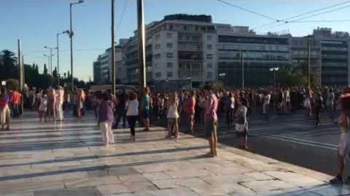 Διαμαρτυρία για τις μάσκες - Σύνταγμα