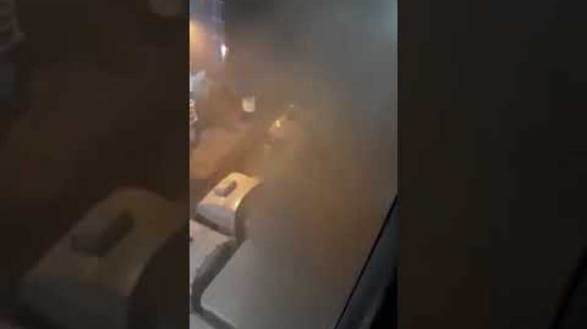 Η φωτιά που εξαπλώνεται στο γκαράζ του πλοίου