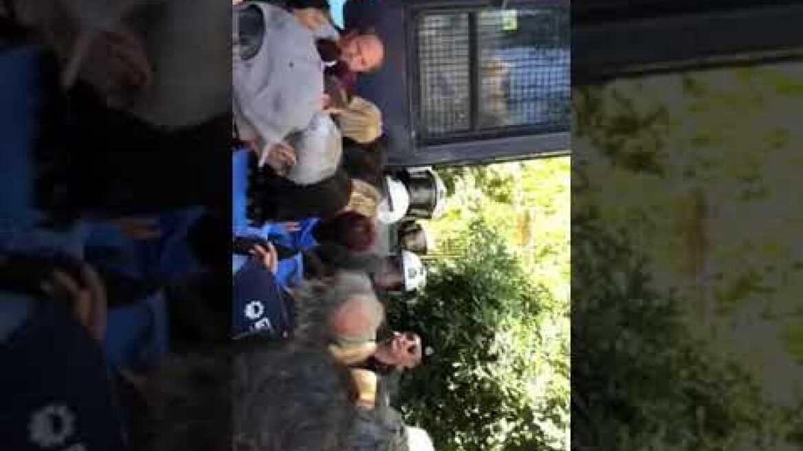 Μικροένταση έξω από Μαξίμου (3)