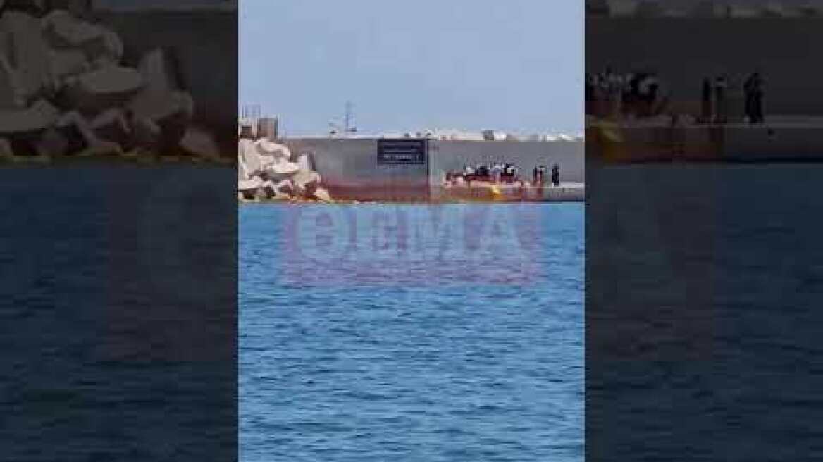 Ελικόπτερο έπεσε στη μαρίνα Βουλιαγμένης (9)