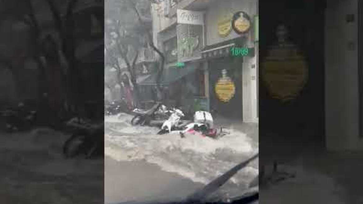 Κακοκαιρία Atena: Καταιγίδα στο κέντρο της Αθήνας (5)