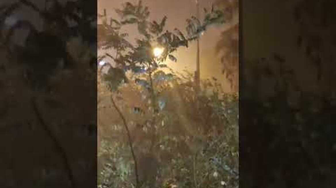 Πλατεία Κυψέλης και Φωκίωνος Νέγρη ... ώρα 01.10 #storm #greece #athens