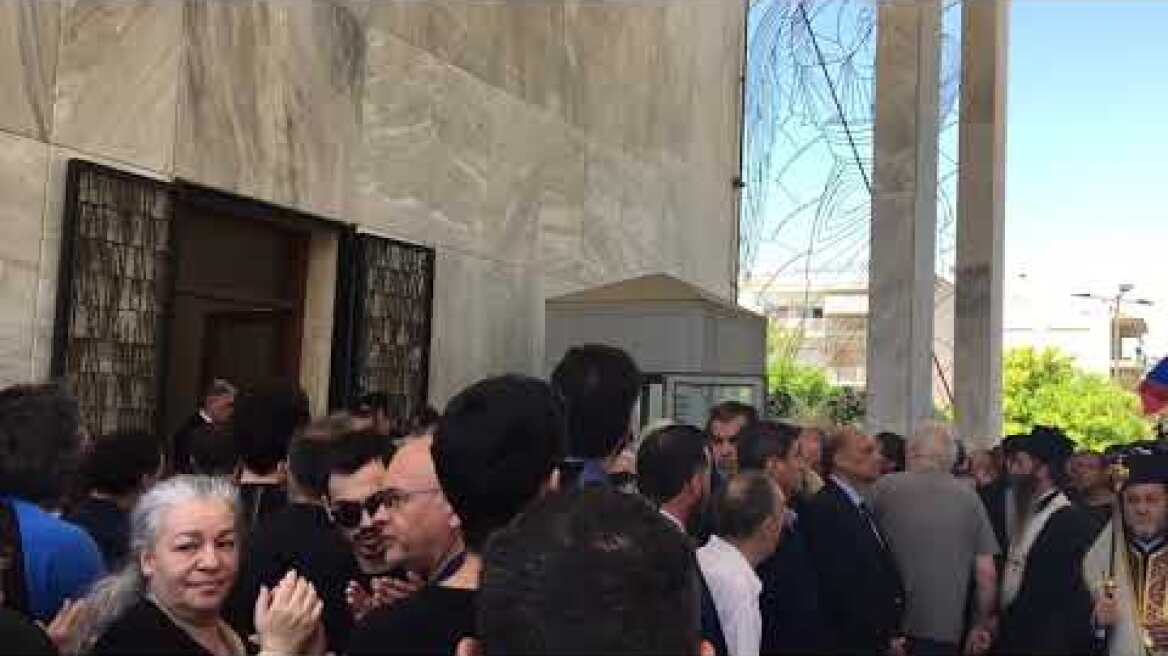  Το τελευταίο χειροκρότημα 