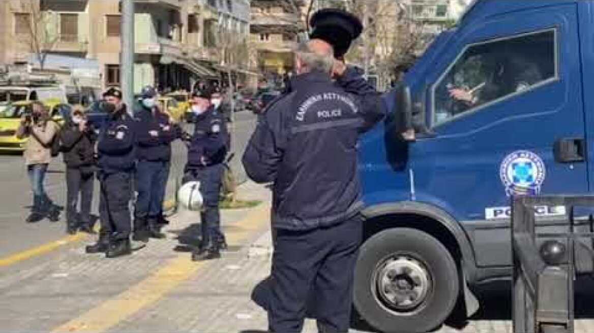 Αποχώρηση Δημήτρη Λιγνάδη από το δικαστήριο