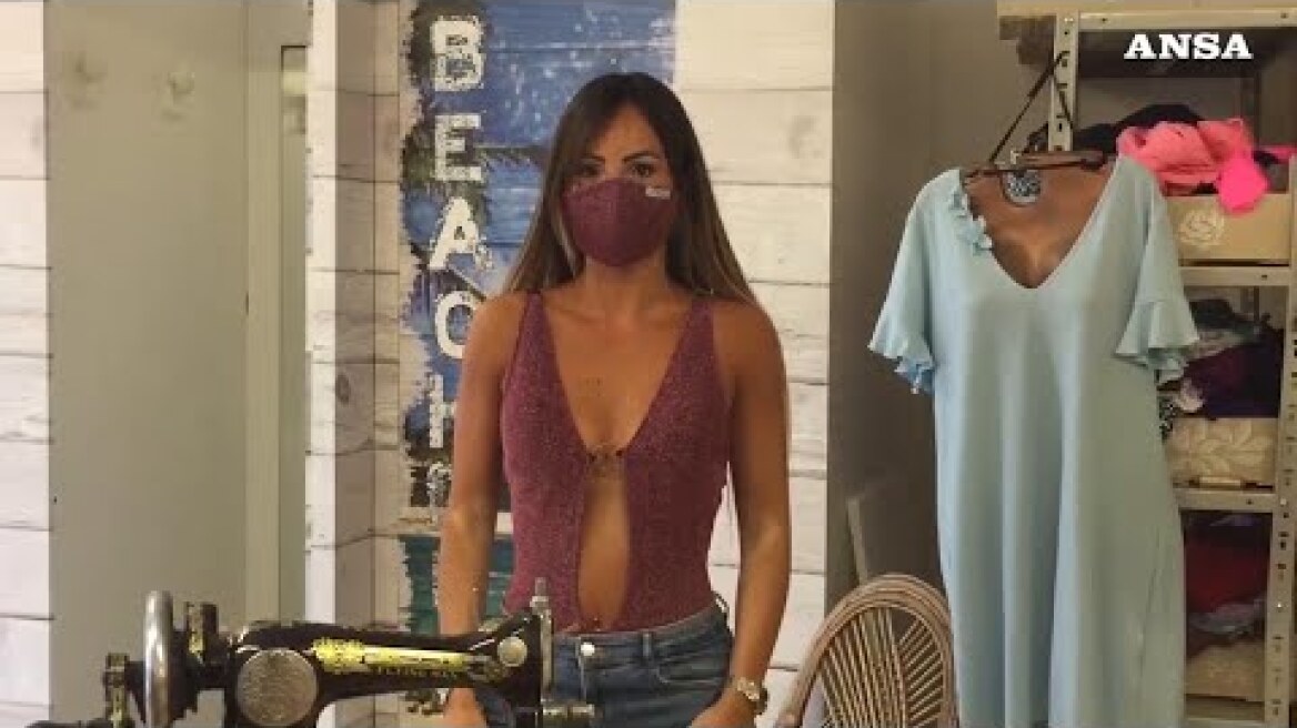 Coronavirus, Addio bikini, ecco il costume con mascherina coordinata: quest'anno si userà il trikini