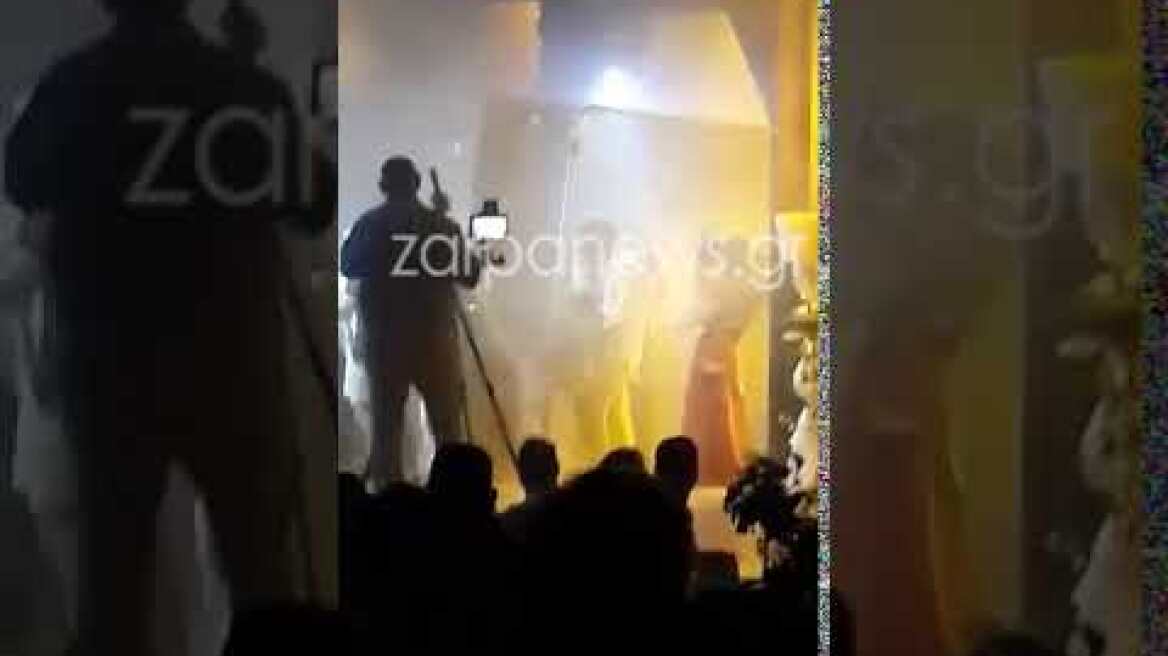 Πανικός σε γαμήλιο γλέντι στα Χανιά - Έσπασε το ασανσέρ στην πίστα