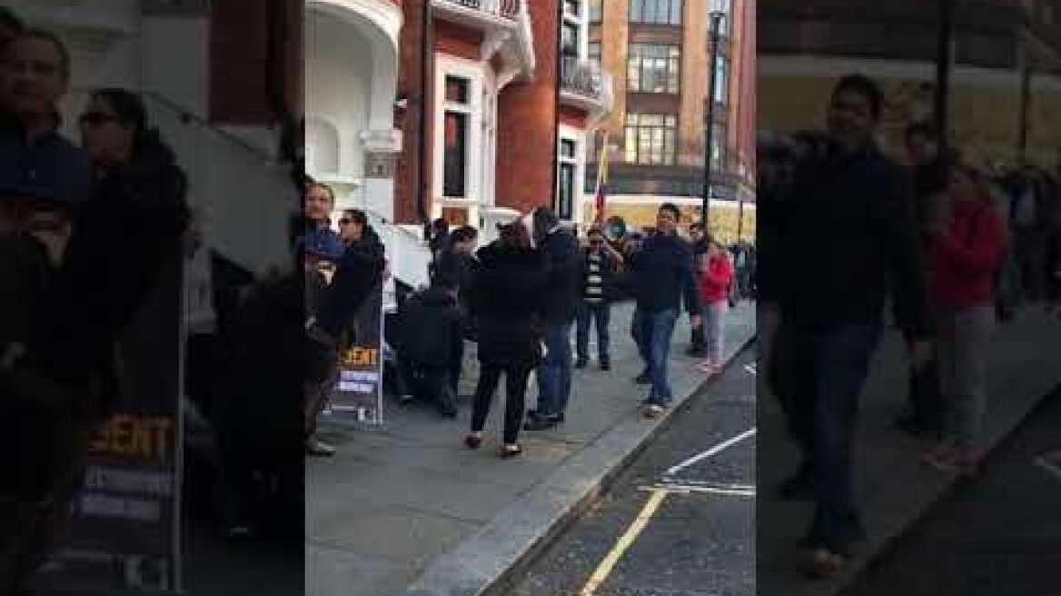 Πρεσβεία Ισημερινού Λονδίνου Ασάνζ 3