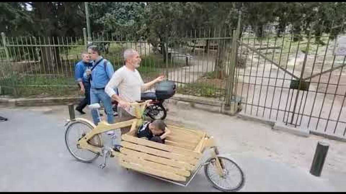 Αστυνομικός «μπλόκαρε» την είσοδο Ευμορφίδη στην Πνύκα