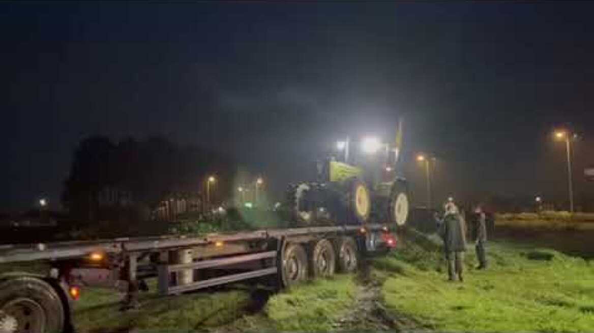 Η ώρα φόρτωσης των τρακτέρ