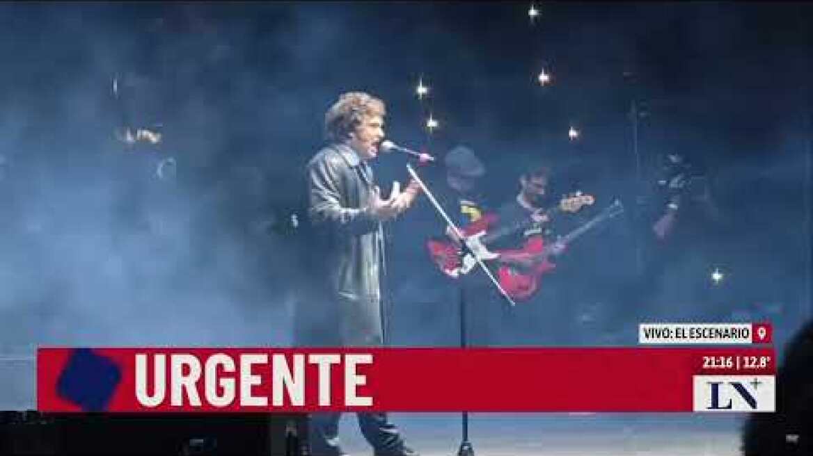 Ahora: canta Javier Milei en el escenario