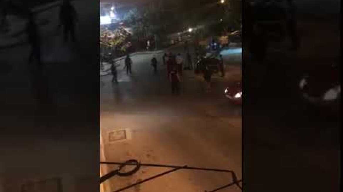 Ένταση έξω από το Τμήμα Μετανάστευσης στο Κορδελιό 2