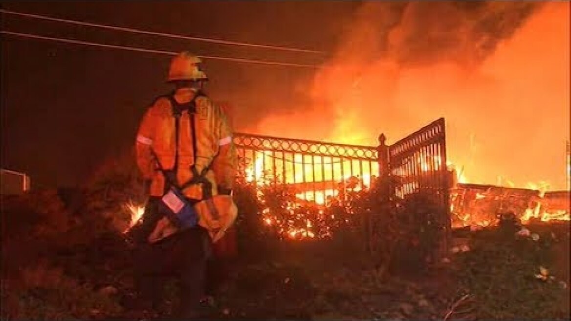 Hillside Fire burns homes in San Bernardino | Raw