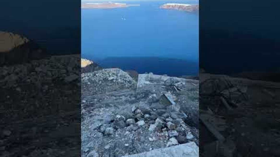 Πισίνες και μπετά βουλιάζουν την Καλντέρα στην Σαντορίνη (3)