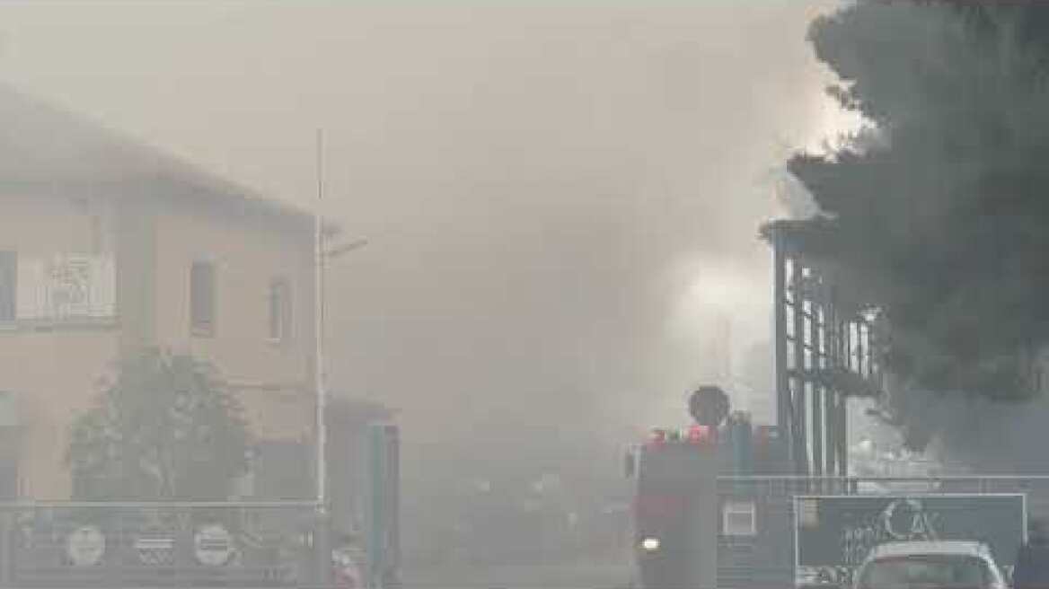 Φωτιά σε εταιρεία ανακύκλωσης στο Ωραιόκαστρο