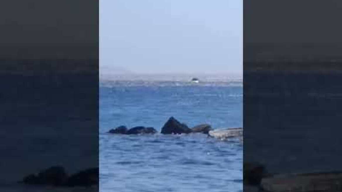 Αμάξι έπεσε στη θάλασσα στον Όρμο Υστερνίων