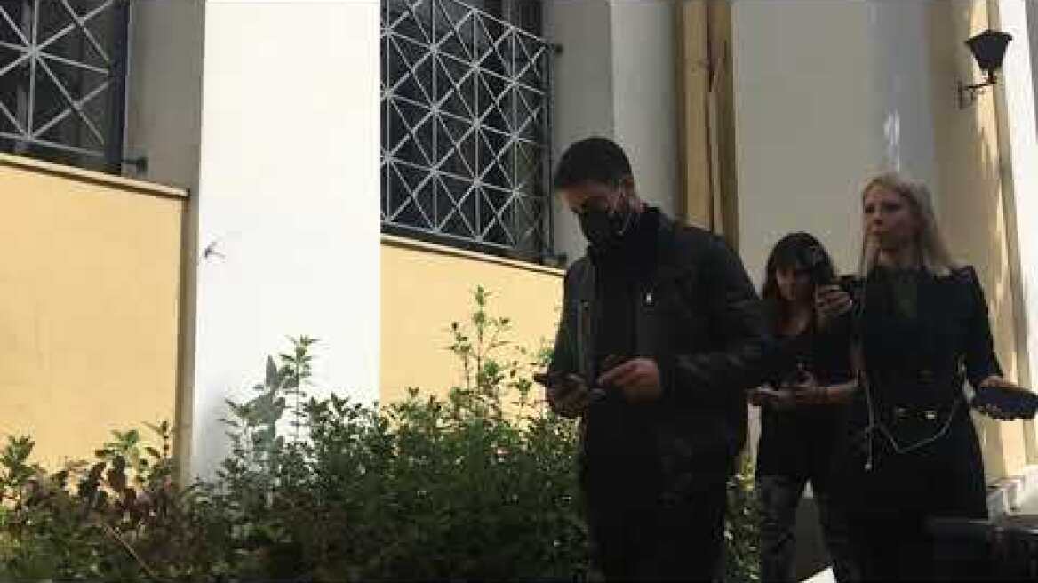 Η έξοδος του Μάνου Δασκαλάκη από τα δικαστήρια