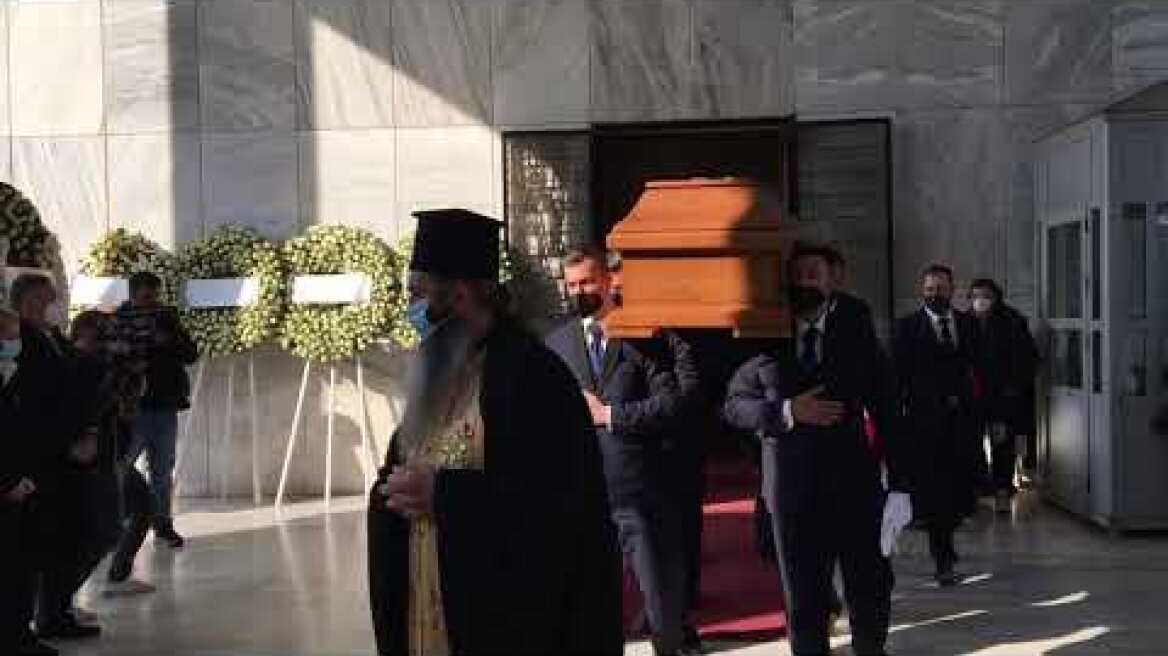 Κηδεία Κοντομηνά ακολουθία προς την ταφή του