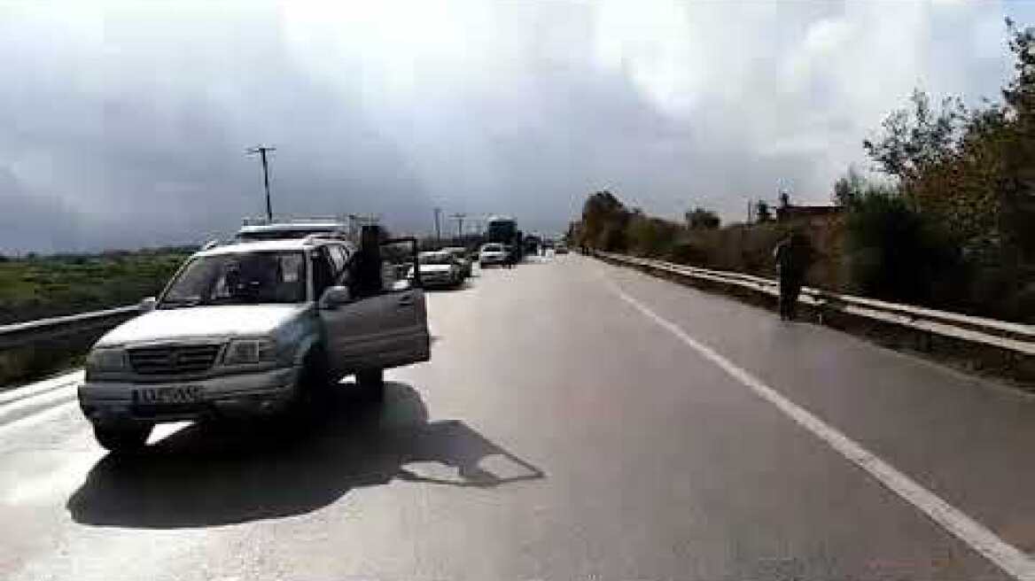 Ουρές χιλιομέτρων στην εθνική Πύργου – Πατρών λόγω πλημμύρας