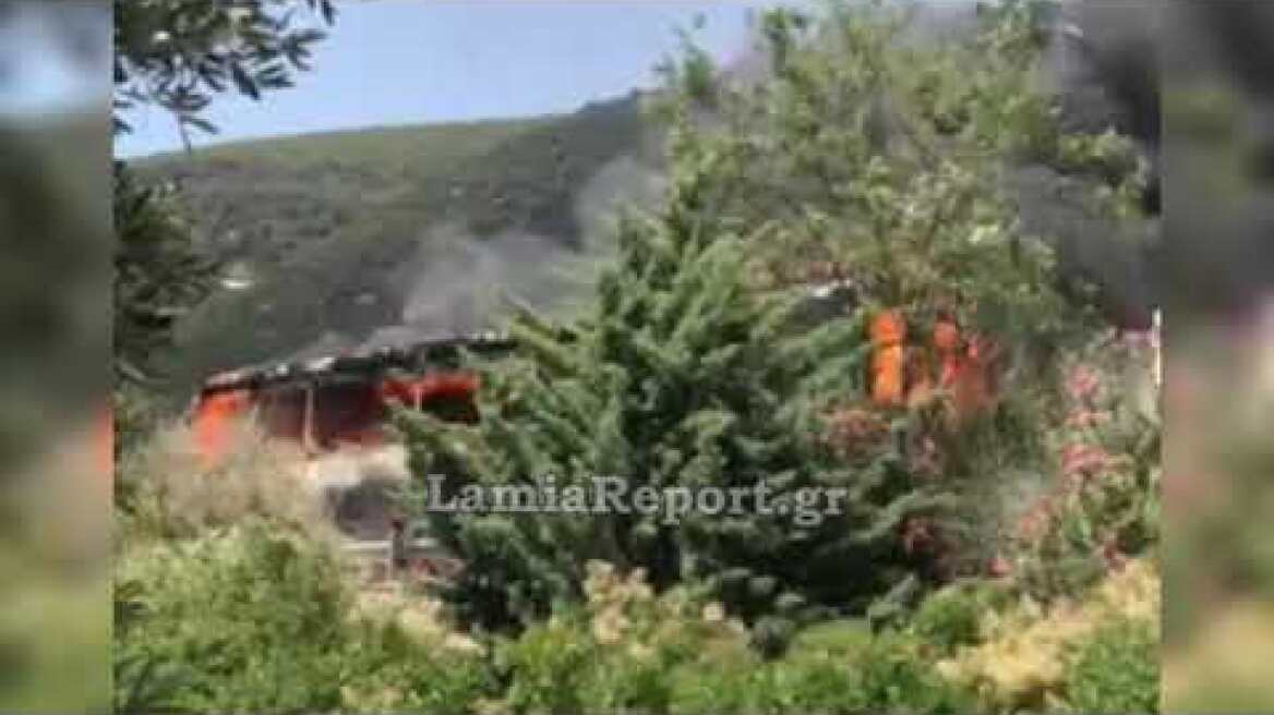 LamiaReport.gr: Πυρκαγιά σε λεωφορείο στην εθνική οδό
